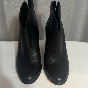 Vince Camuto Black Ankle Boots with Rounded Toe